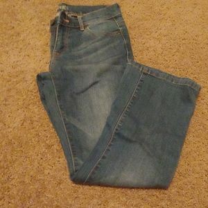 New York & Company low rise fit and flair capri